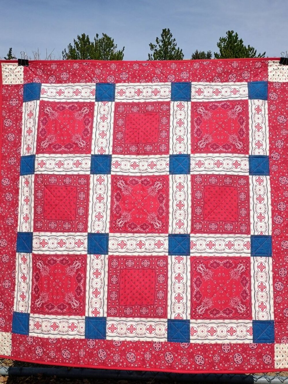 BN RED CREAM BLUE AMERICANA PATRIOTIC LAP QUILT BANDANA PRINT FABRIC